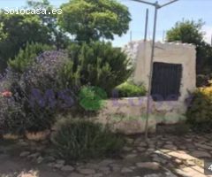 SE VENDE CORTIJO CON PARCELA