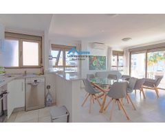 Luminoso apartamento con vistas al mar en el Albir