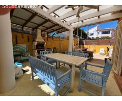 Luminoso chalet pareado a la venta en La Nucia - Zona Nou Espai