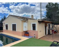 Bonita casa de campo con piscina y barbacoa en Altea