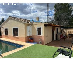 Bonita casa de campo con piscina y barbacoa en Altea