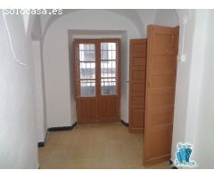 Se alquila o vende local en zona Pintores- Plaza Mayor