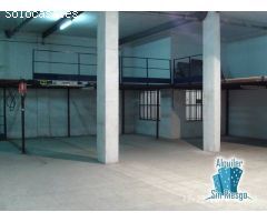 Se alquila local de 400m. en pleno centro de Cáceres