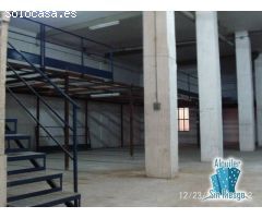 Se alquila local de 400m. en pleno centro de Cáceres