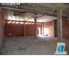 Se vende o se alquila Local en bruto en Residencial Gredos