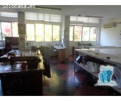 Se alquila o vende  local en Moctezuma