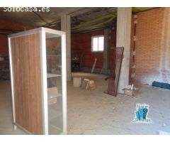 Se alquila local en bruto en Mejostilla