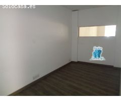 Se vende amplio local totalmente reformado en zona Centro