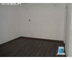 Se vende amplio local totalmente reformado en zona Centro