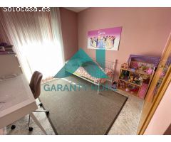 SE VENDE ADOSADO EN RESD SAN JORGE