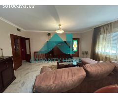 SE VENDE CHALET EN ZONA CERES GOLF