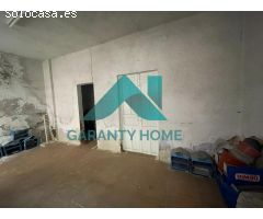 SE VENDE LOCAL EN PLAZA MAYOR