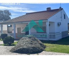 SE VENDE CASA DE CAMPO EN ZONA CARRETERA DE BADAJOZ, CÁCERES ????
