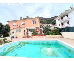 Chalet con piscina en Urbanización Bona Vista