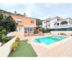 Chalet con piscina en Urbanización Bona Vista