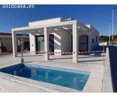 Tu Refugio Perfecto: Chalet en Urbanización Los Conejos