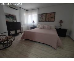¡Exclusivo chalet en Archena con espacios únicos para disfrutar!