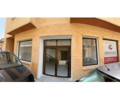 LOCAL COMERCIAL RECIEN REFORMADO EN LOS MONTESINOS