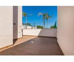 AMPLIO BUNGALOW CON PISCINA PRIVADA
