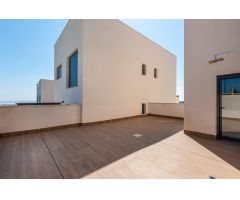AMPLIO BUNGALOW CON PISCINA PRIVADA