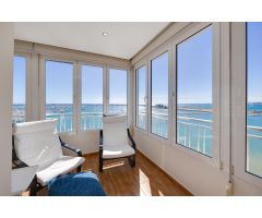 AMPLIO APARTAMENTO CON VISTAS PANORAMICAS A LA PLAYA