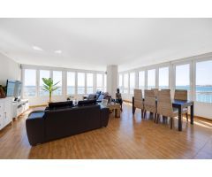AMPLIO APARTAMENTO CON VISTAS PANORAMICAS A LA PLAYA