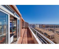Atico duplex con vista al mar