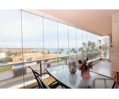 Apartamento en primera linea con increíbles vistas al mar