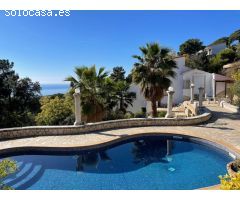Casa con vista al mar y pista de tenis