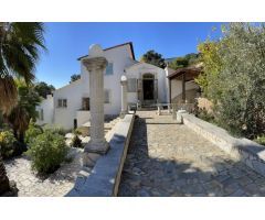 Casa con vista al mar y pista de tenis