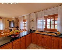 Magnífico Chalet en Urbanización Los Pinares, Lloret de Mar