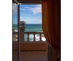 Villa con espectaculares vistas al mar.
