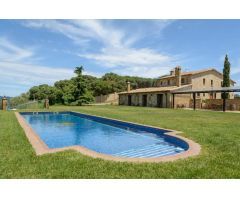 Majestusa Masia en Castell d´aro