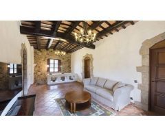 Majestusa Masia en Castell d´aro