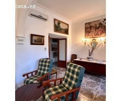 Espectacular casa de 1930 en plena plaza de Binissalem