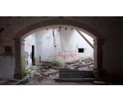 Se vende casa señorial para reformar en Binissalem