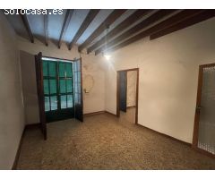 A la venta casa para reformar en Campanet