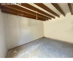 A la venta casa para reformar en Campanet