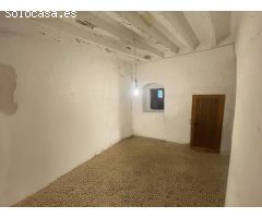 A la venta casa para reformar en Campanet