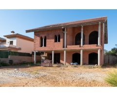 CHALET EN LEPE PARA FINALIZAR CONSTRUCCIÓN