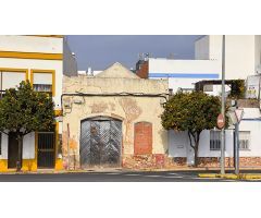SOLAR en Avda de Andalucía y Calle Huelva