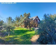 Casa con encanto, terreno y piscina en la zona El Campillo, en Lorca