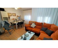 Tu hogar ideal te está esperando a solo 100 metros del mar.