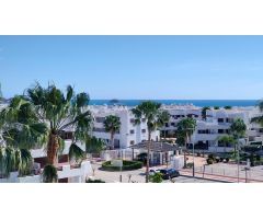 Bonito ático listo para entrar a vivir con solarium y vistas al mar