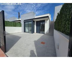Villa moderna de 2 dormitorios en el centro de Terreros: ¡¡En OFERTA!!