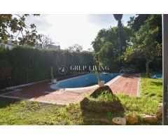 ENCANTADORA VILLA EN CAMBRILS CON PISCINA Y JARDÍN PRIVADO