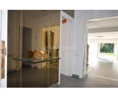 ENCANTADORA VILLA EN CAMBRILS CON PISCINA Y JARDÍN PRIVADO