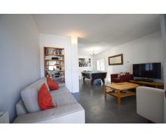 CASA EN PINEDA PARK; ESPACIO, LUZ Y VISTAS DESPEJADAS