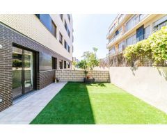 PLANTA BAJA CON JARDÍN Y DOS TERRAZAS EN LA PLANA