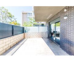PLANTA BAJA CON JARDÍN Y DOS TERRAZAS EN LA PLANA